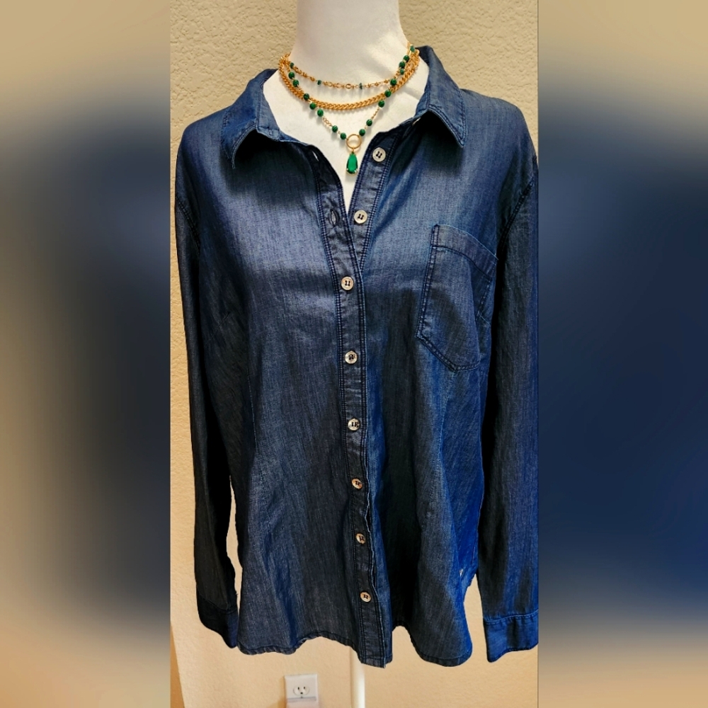 GUESS!!! Denim-Styled Dress Shirt!!